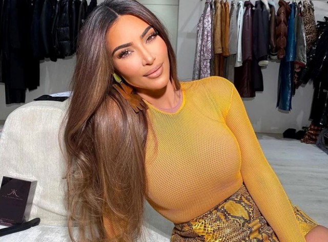 Kim Kardashian a purtat un bikini minuscul! Chiar ea l-a numit „micro-tanga”
