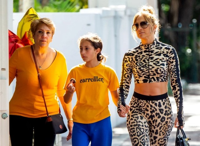 Jennifer Lopez recunoaște că mama ei a „bătut-o grav” în copilărie