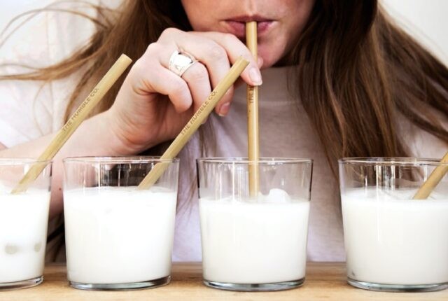 Intoleranța la lactoză: cum se manifestă și ce e de făcut