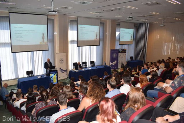 Peste 200 de lectori, la prima Conferinţă Naţională 
