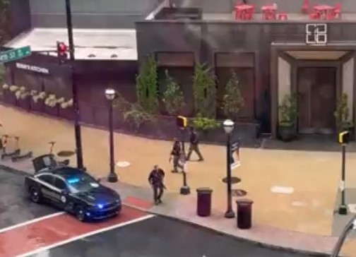 Alertă în SUA! Cel puțin trei persoane au fost împușcate lângă un mall. Video