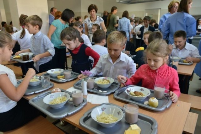 Ce se mai aude de programul ”Masă caldă în școli”, în județul Constanța?