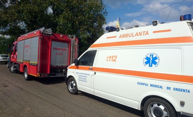 Doi oameni au murit după ce maşina în care se aflau a căzut în râul Bistriţa