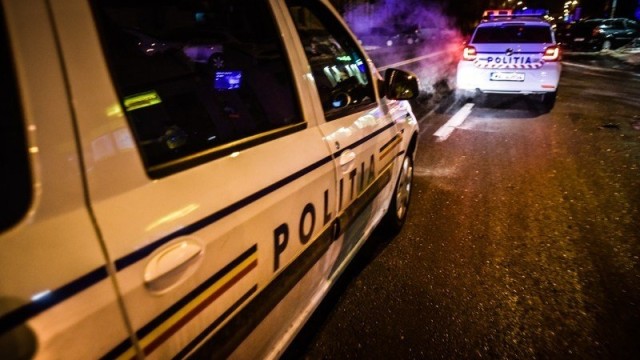 Un bărbat a intrat cu mașina în poarta Parlamentului