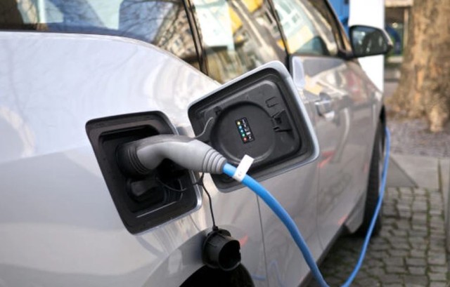 Lidl și Kaufland renunță la încărcarea gratuită a mașinilor electrice ale clienților