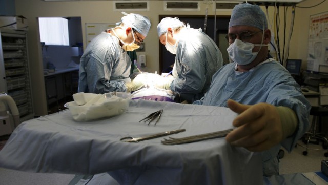 Prima pacientă supusă unui transplant pulmonar în pandemie a murit