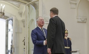 Klaus Iohannis se întâlnește cu Regele Charles al III-lea, înainte de înmormântarea Reginei