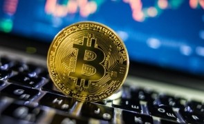 Bitcoin se prăbușește: A scăzut sub 20.000 de dolari și pare să fie de neoprit