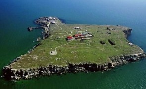 Rusia face fortăreață din Insula Șerpilor, aproape de România