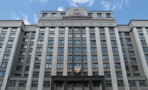 Parlamentarii ruși pleacă la război: Zeci de deputați au depus cereri de înrolare