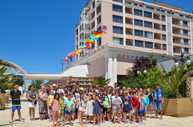 Phoenicia Royal din Mamaia găzduiește copiii de la Fundația Metropolis