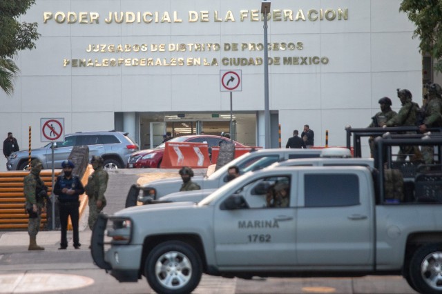Mexic: Fostul procuror general va fi judecat în cazul dispariţiei forţate şi torturării a 43 de studenţi în 2014