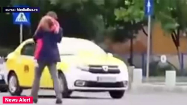 Nicușor Dan își asumă greșeala, după ce a fost filmat când traversa strada prin loc nepermis
