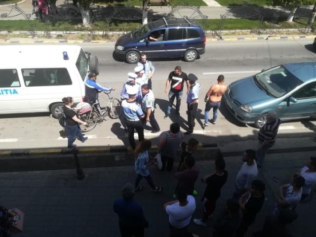 Reglare de conturi, cu sticle în cap și nasuri sparte