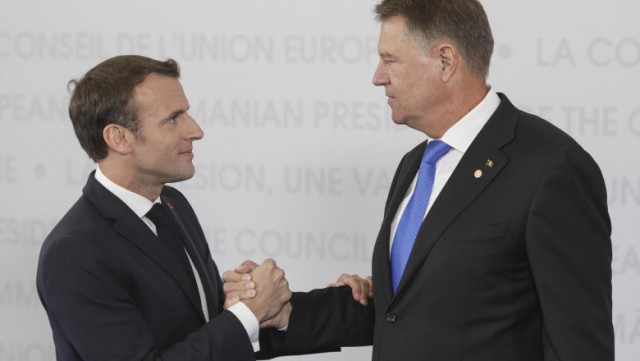 Klaus Iohannis i-a scris lui Emmanuel Macron, de Ziua Națională a Franței