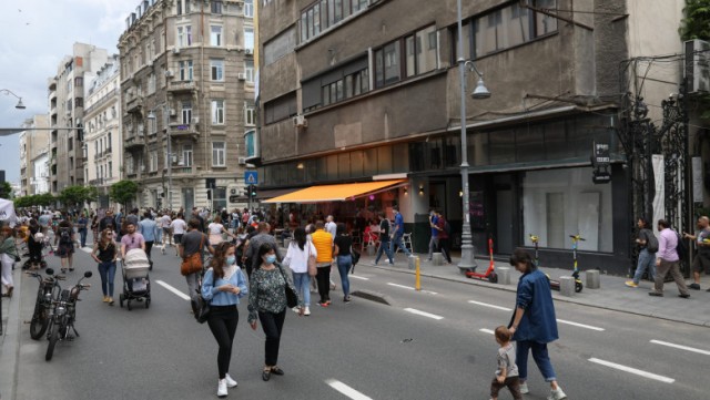 Românii și-ar putea recupera zilele libere legale care pică în weekend