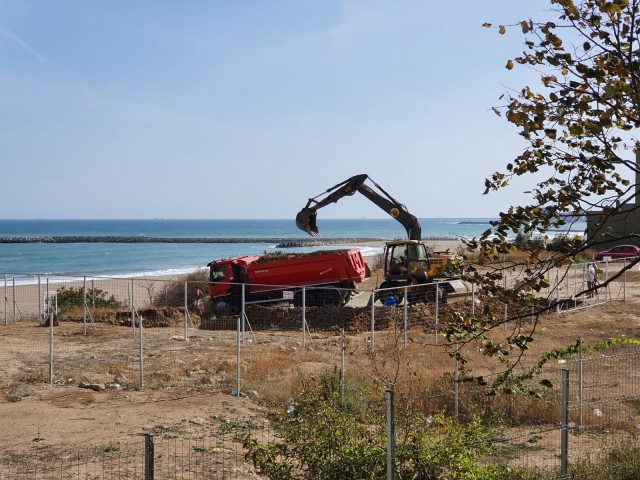 Un teren din Faleză Nord, pe care un privat vrea să ridice un imobil, revine la Apele Române