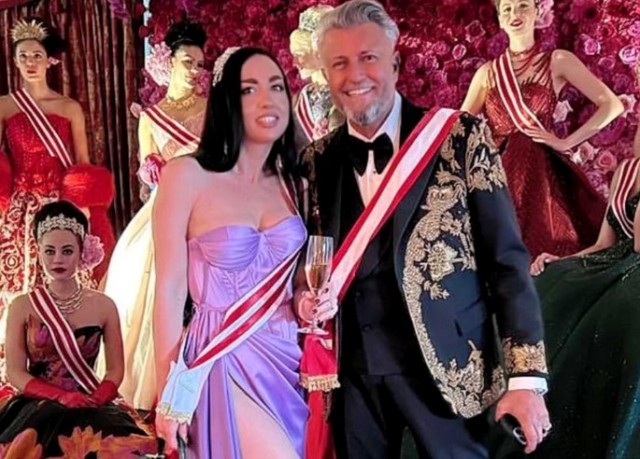 Botezatu, la masă cu lumea bună, la Balul Prinților și Prințeselor! Ela Novak și Alin Stoica, printre invitați