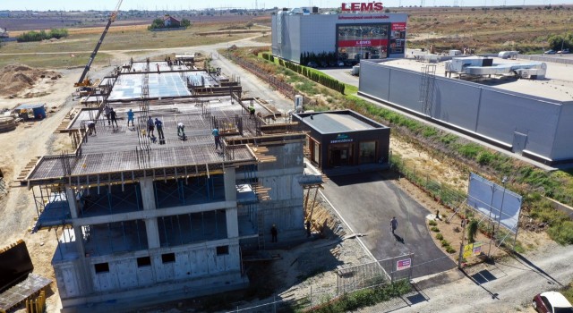 Investitorii turci aglomerează zona din spatele Carrefour cu încă un ansamblu rezidențial
