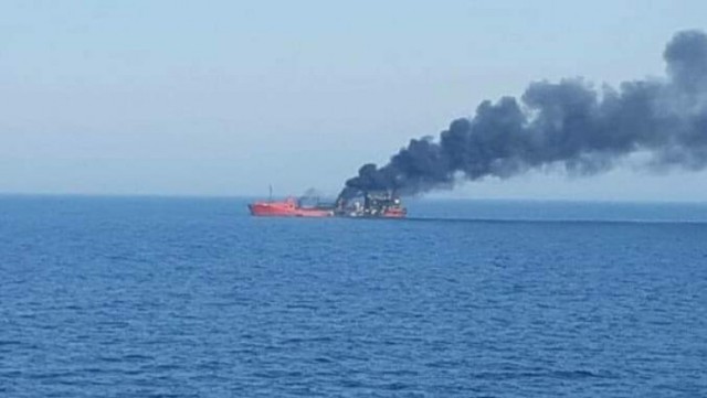 Rusia a lovit cu o rachetă un petrolier în derivă în Marea Neagră
