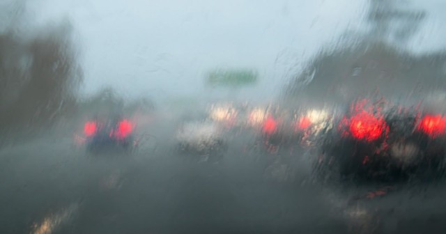 Atenție, șoferi! Ploaie torențială, pe autostrada A2