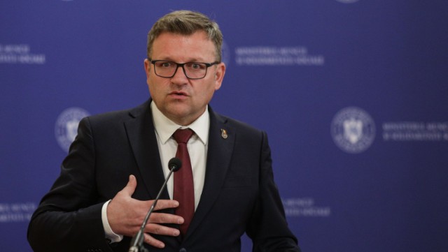 Scandalul PNL - PSD continuă. Gorghiu îl acuză pe ministrul Budăi că „a mărit de 10, 20 de ori salariile din gură