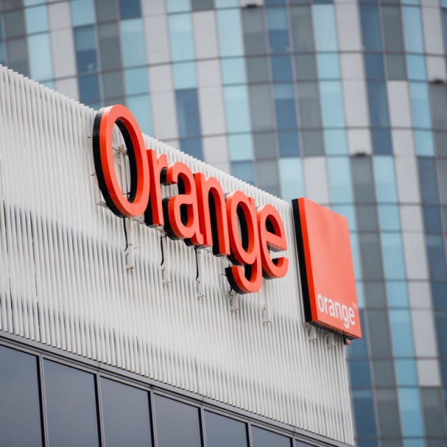 Orange România, sancționată pentru o rețea optică care nu îi aparținea