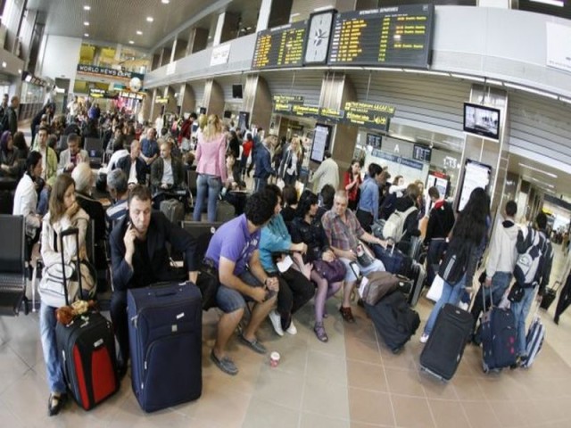 Trei zboruri anulate pe Otopeni şi 113 cu întârzieri mai mari de 60 de minute