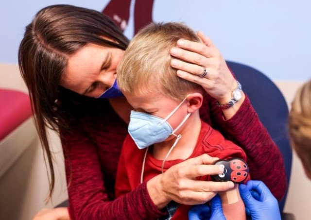 Specialiștii din Germania recomandă vaccinarea anti-COVID la copiii mici doar în cazul celor din grupele de risc