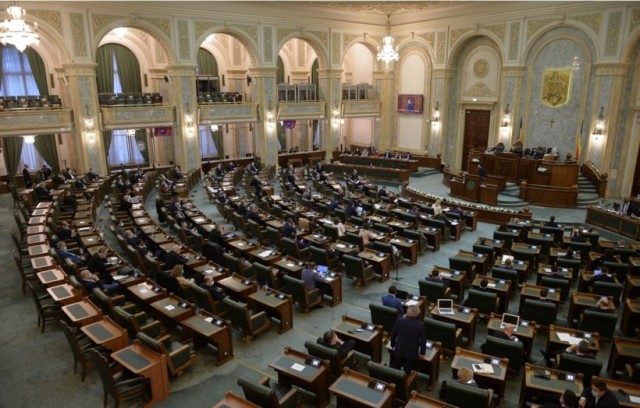 Persoanele condamnate nu mai pot candida la alegerile prezidenţiale