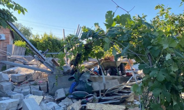 Noi bombardamente în estul Ucrainei: Două școli au fost distruse