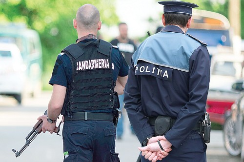 Un şofer băut, de 21 de ani, a fost împuşcat de poliţişti după ce nu a oprit la semnalele acestora