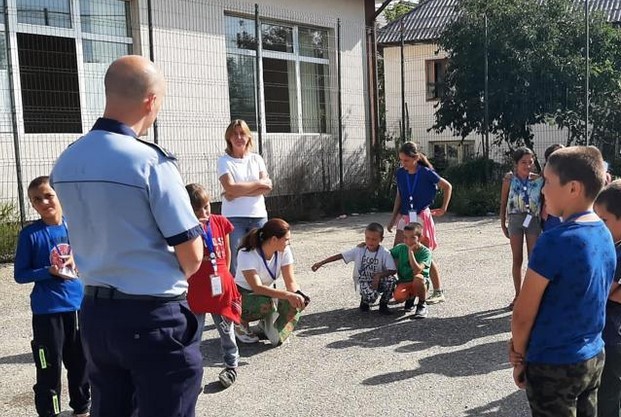 Polițiștii constănțeni, activităţi informativ - preventive, în contextul începerii noului an școlar