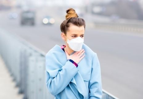 Studiu: Poluarea, cauza a 10% din cazurile de cancer