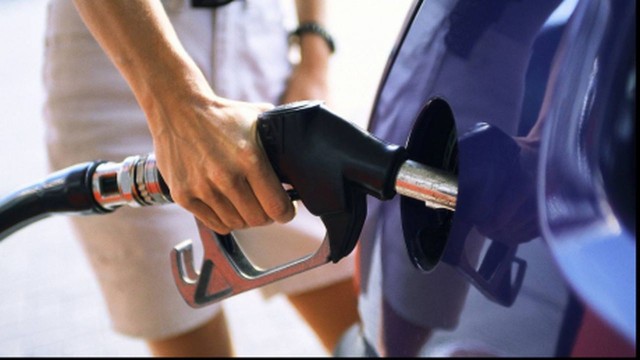 O nouă ieftinire semnificativă a carburanţilor