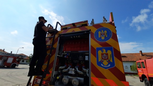 Aproximativ 200 de pompieri militari, la datorie, în minivacanța de Rusalii