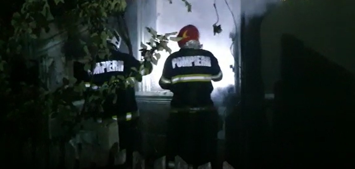 Bărbat mort în urma unui incendiu care i-a cuprins locuinţa, la Corugea. Video
