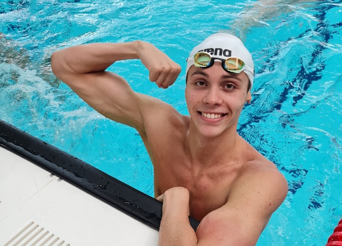 David Popovici s-a calificat pe primul loc în semifinale la Campionatul European de Natație
