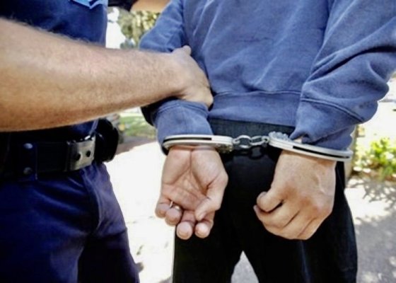 Crimă teribilă! Și-a omorât nepotul cu cuțitul de sacrificat porcii