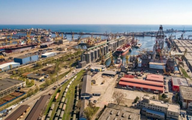 Portul Constanţa vrea să continue să livreze cereale ucrainene şi încearcă să obţină finanţare de la UE