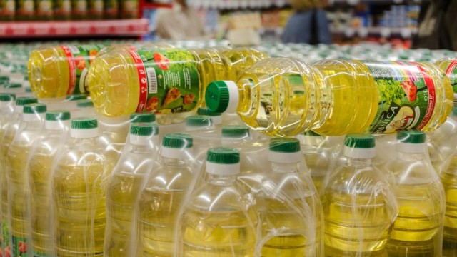 Preţul uleiului creşte din nou. Până la sfârşitul anului s-ar putea dubla