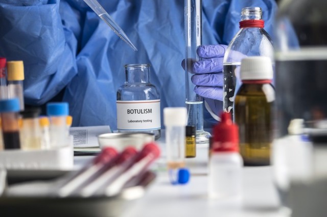 Alertă de botulism în România. 11 persoane sunt suspectate