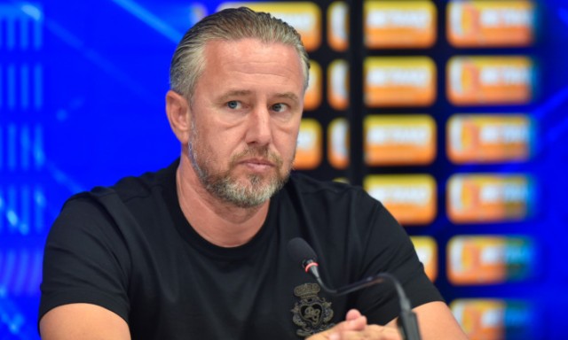 Laurențiu Reghecampf pleacă de la Universitatea Craiova