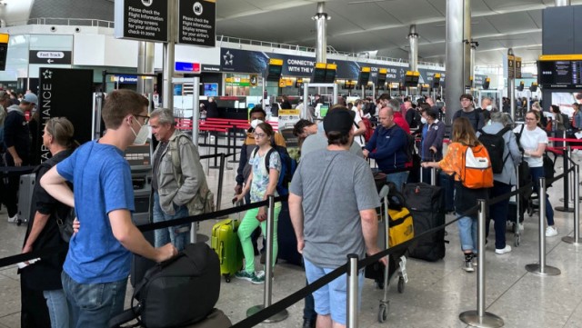 ANPC: Pasagerii au dreptul să ceară compensaţii de până la 600 de euro pentru un zbor anulat