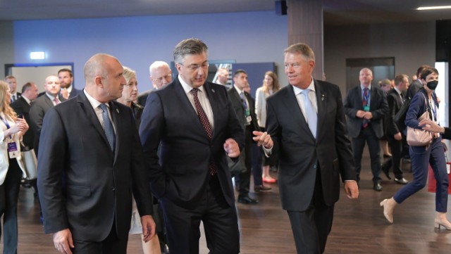 Klaus Iohannis participă alături de liderii altor 11 țări la Summitul Inițiativei celor Trei Mări