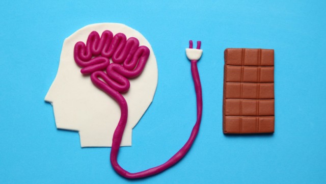 Cum ne transformă creierul abuzul de zahăr