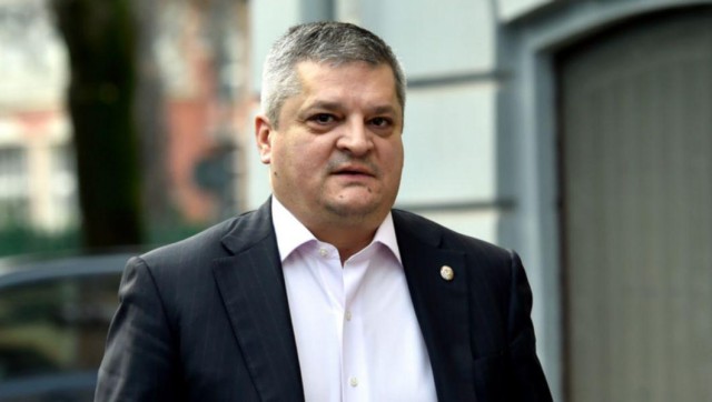 Scandal între deputații Radu Cristescu și Szabo Odon: 'V-am prins cu pantalonii în vine'