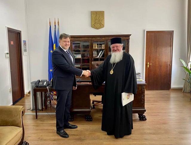 Ministrul Rafila semnează un protocol cu Patriarhia Română