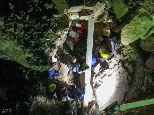 Irak: Trupurile a patru pelerini au fost scoase de sub dărâmăturile unui sanctuar şiit, iar căutările continuă