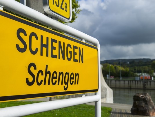 Austria respinge cererea preşedintei Comisiei Europene privind extinderea Schengen